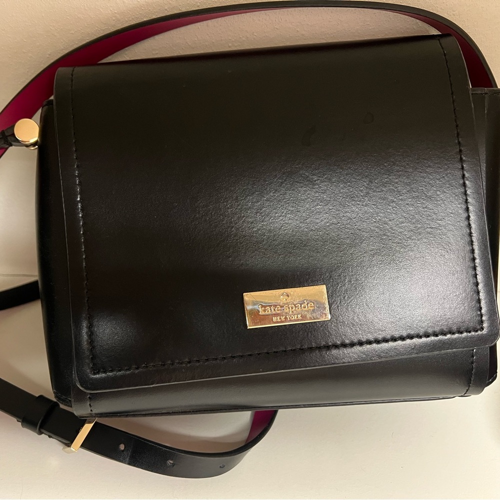 Kate spade crossbody black w hot pink interior